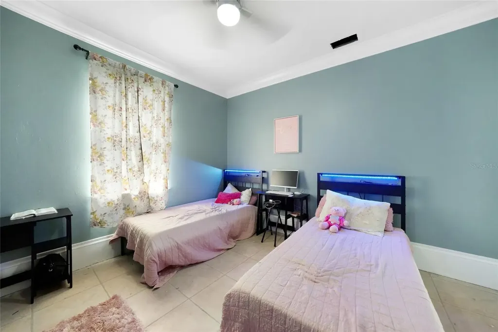 118 SW 21st Terrace Cape Coral FL 33991