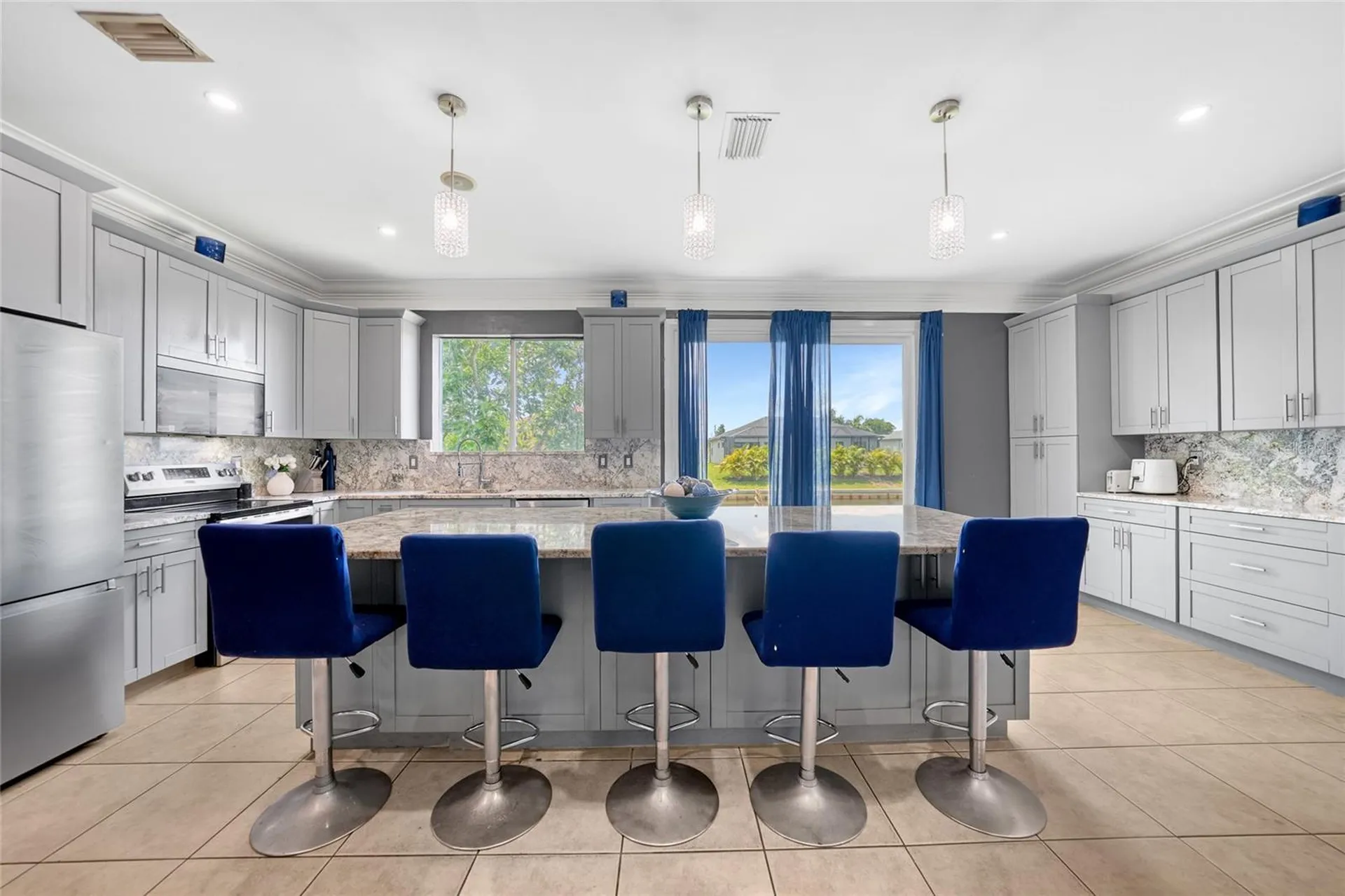 118 SW 21st Terrace Cape Coral FL 33991