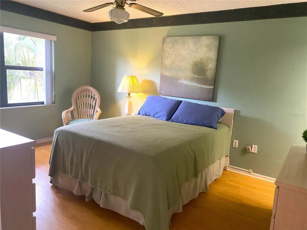 425 30th Avenue W Bradenton FL 34205