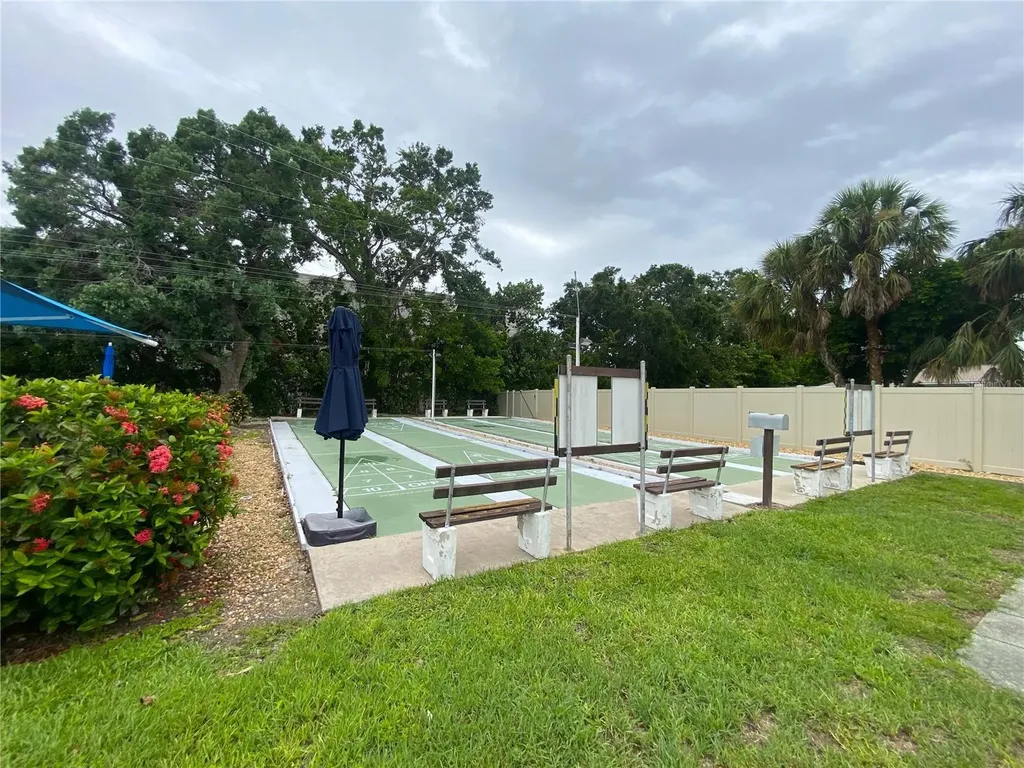 425 30th Avenue W Bradenton FL 34205