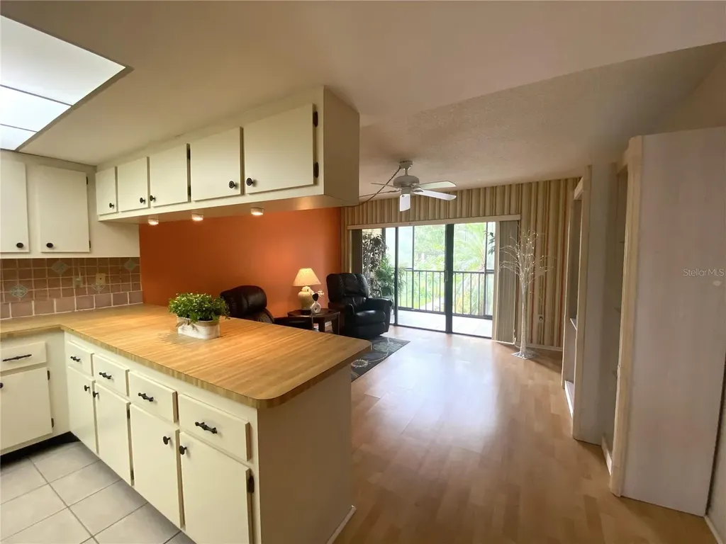 425 30th Avenue W Bradenton FL 34205