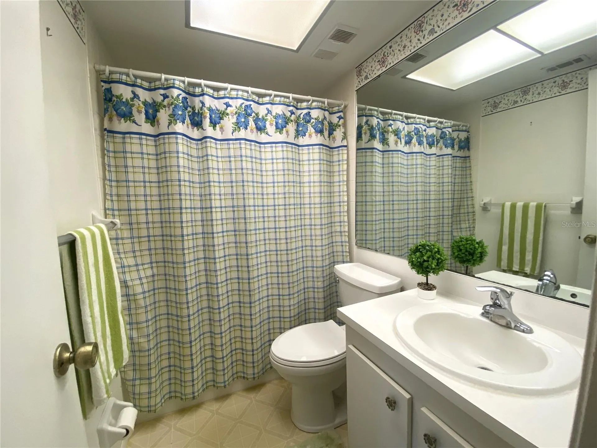 425 30th Avenue W Bradenton FL 34205