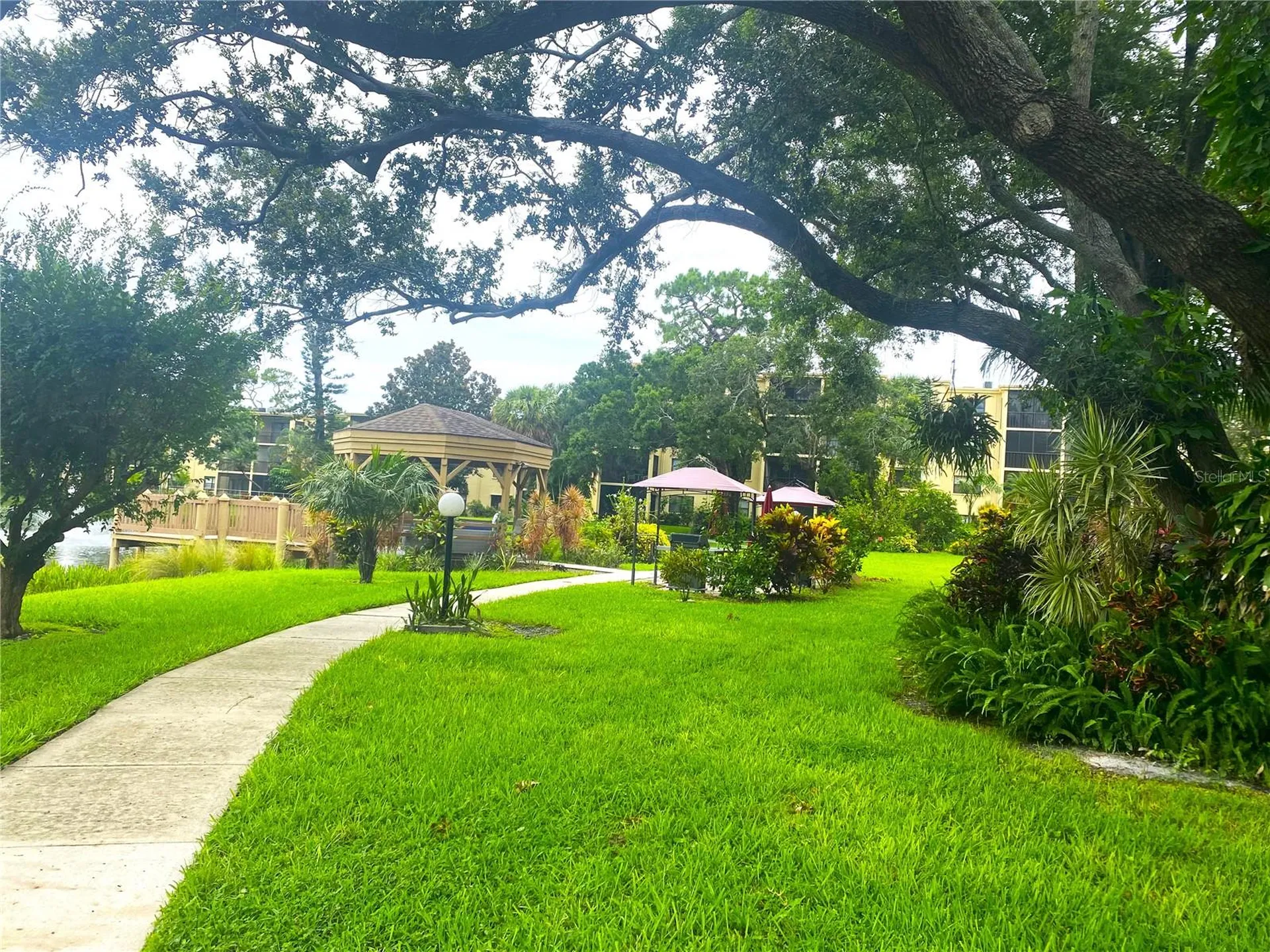 425 30th Avenue W Bradenton FL 34205
