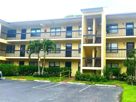 425 30th Avenue W Bradenton FL 34205