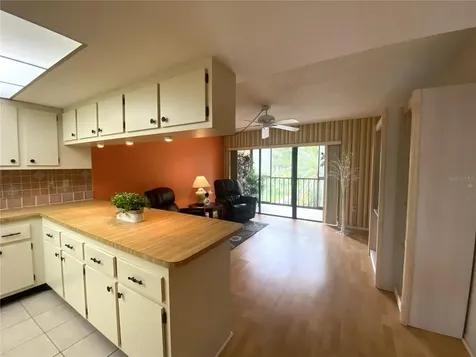 425 30th Avenue W Bradenton FL 34205