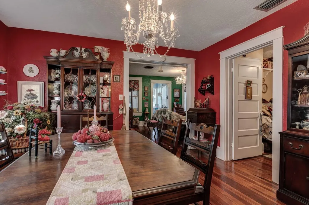 401 E 9th Avenue Mount Dora FL 32757
