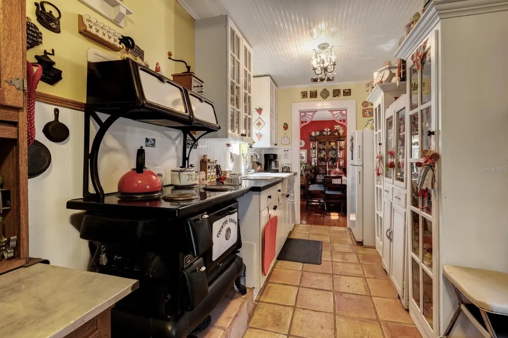 401 E 9th Avenue Mount Dora FL 32757