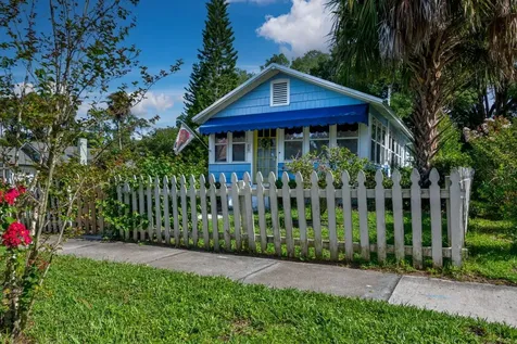 401 E 9th Avenue Mount Dora FL 32757