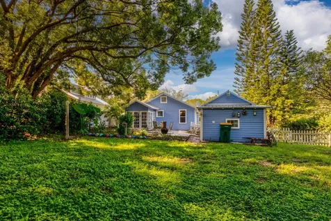 401 E 9th Avenue Mount Dora FL 32757