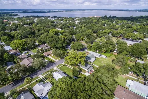 401 E 9th Avenue Mount Dora FL 32757