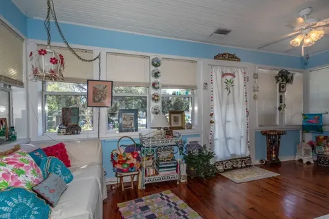 401 E 9th Avenue Mount Dora FL 32757