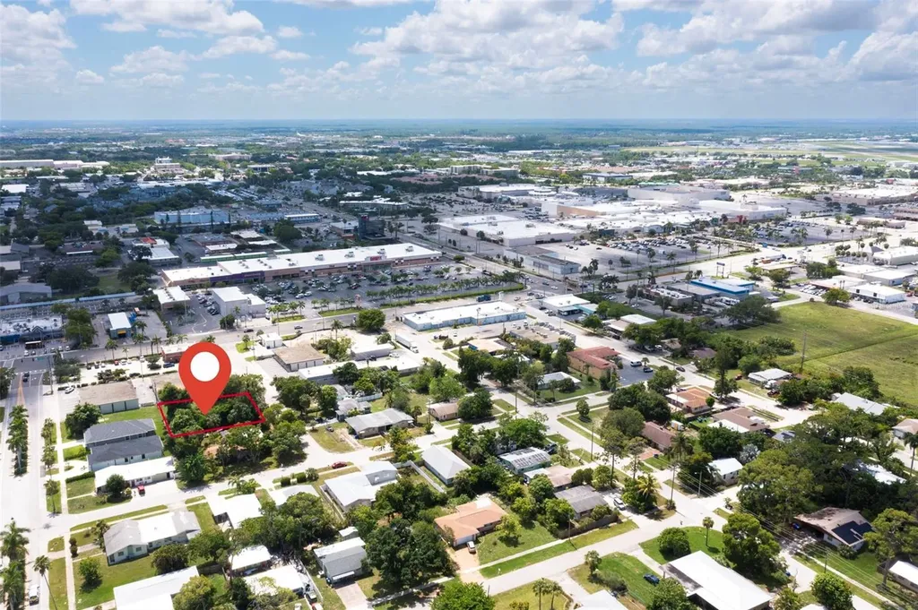 1925 Suwanee Avenue Fort Myers FL 33901