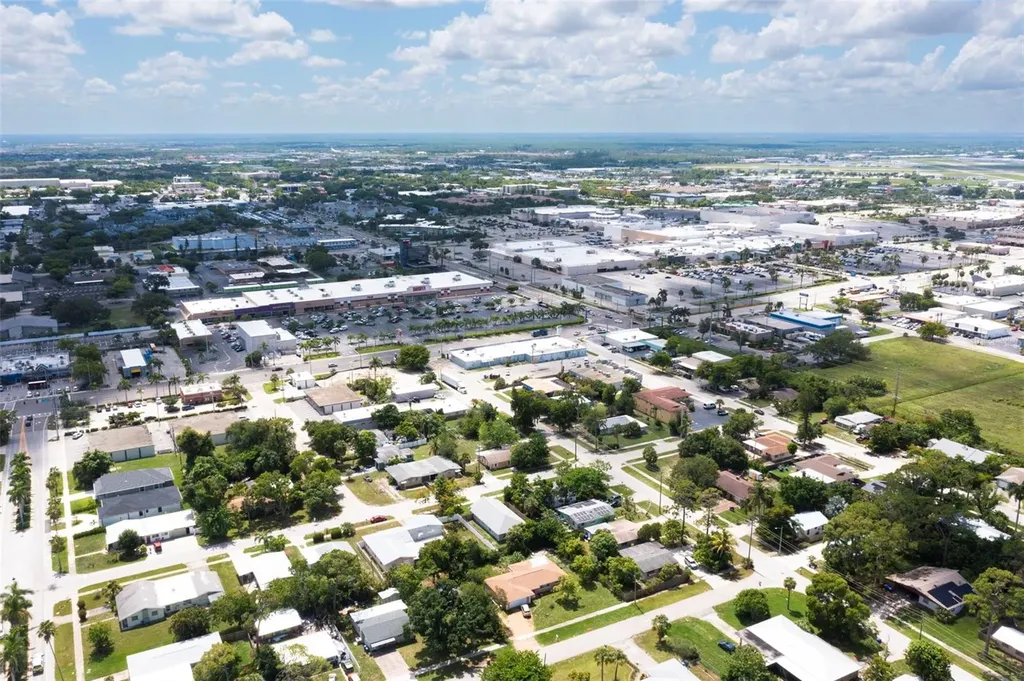 1925 Suwanee Avenue Fort Myers FL 33901