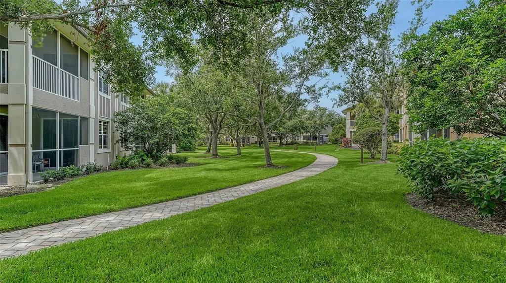 6422 Moorings Point Circle Lakewood Ranch FL 34202