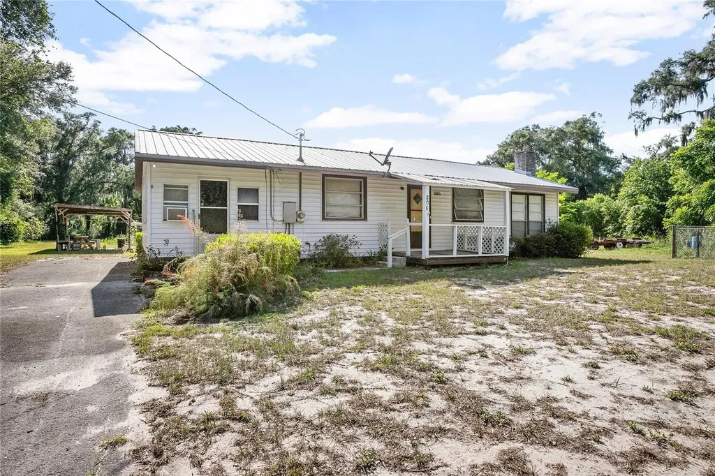 206 Winslow Avenue Deland FL 32724