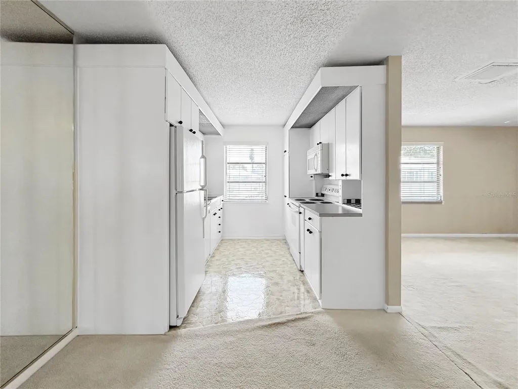 3265 40th Way S St Petersburg FL 33711