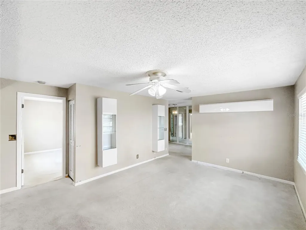 3265 40th Way S St Petersburg FL 33711