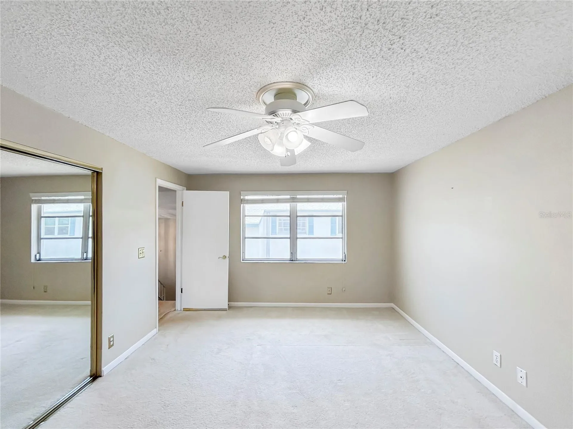 3265 40th Way S St Petersburg FL 33711