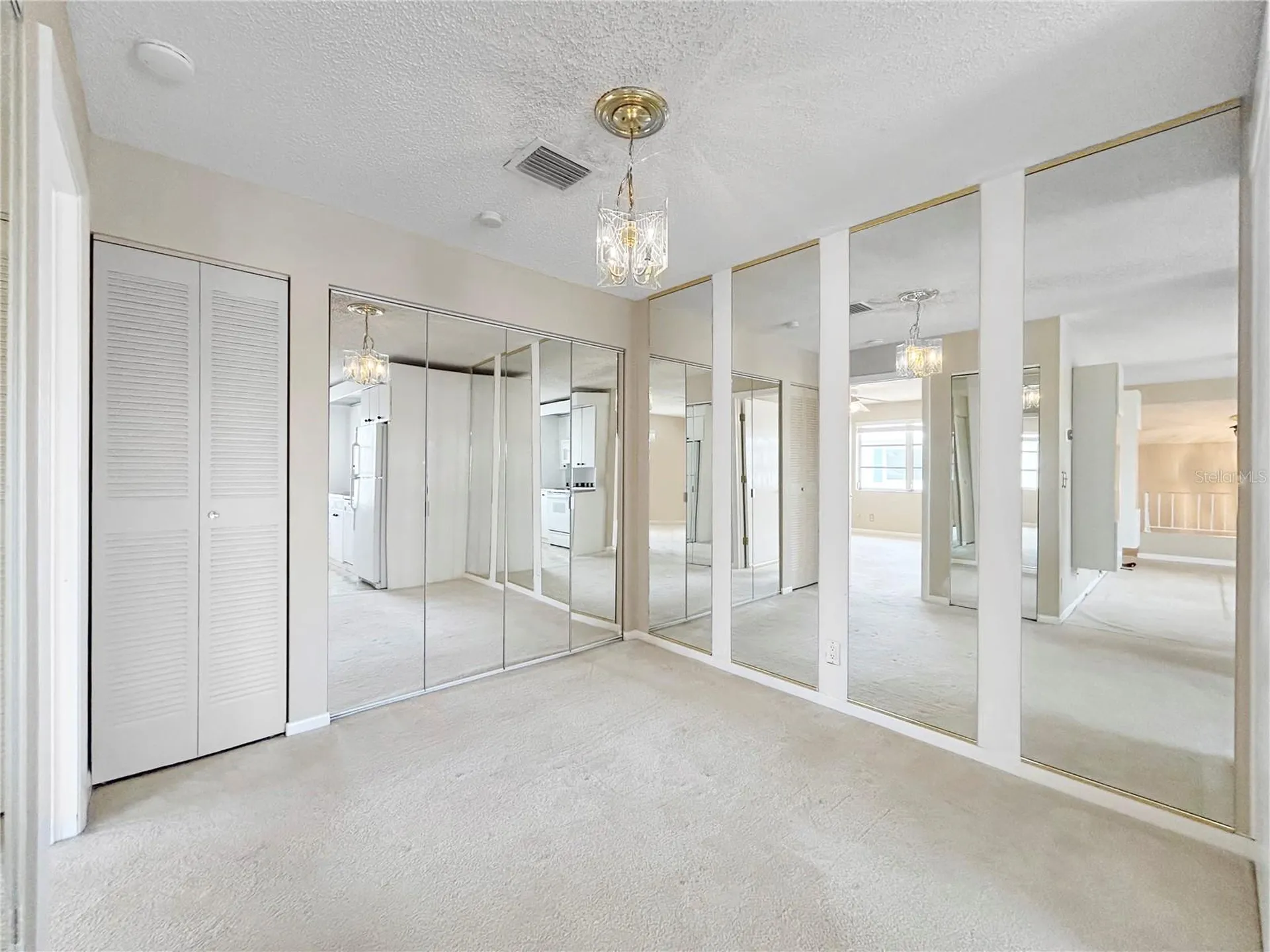 3265 40th Way S St Petersburg FL 33711