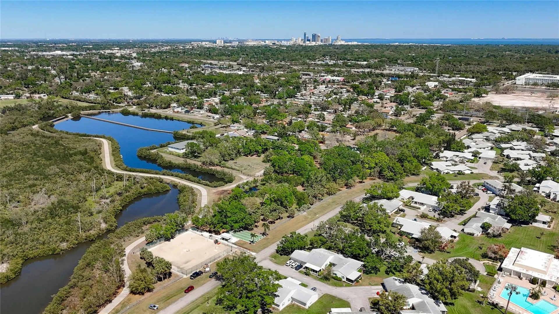3265 40th Way S St Petersburg FL 33711