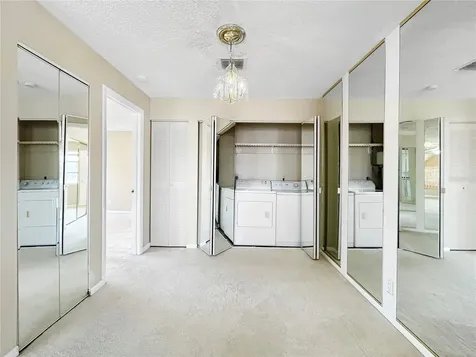 3265 40th Way S St Petersburg FL 33711
