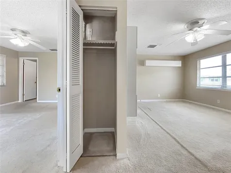 3265 40th Way S St Petersburg FL 33711