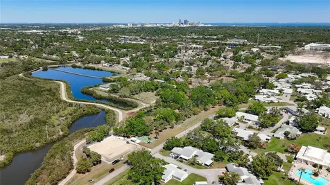 3265 40th Way S St Petersburg FL 33711