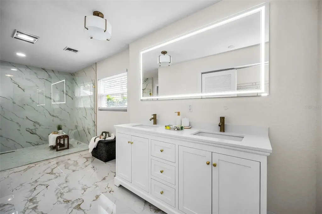 409 S Barbara Lane Tampa FL 33609