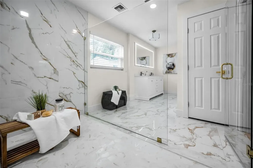409 S Barbara Lane Tampa FL 33609