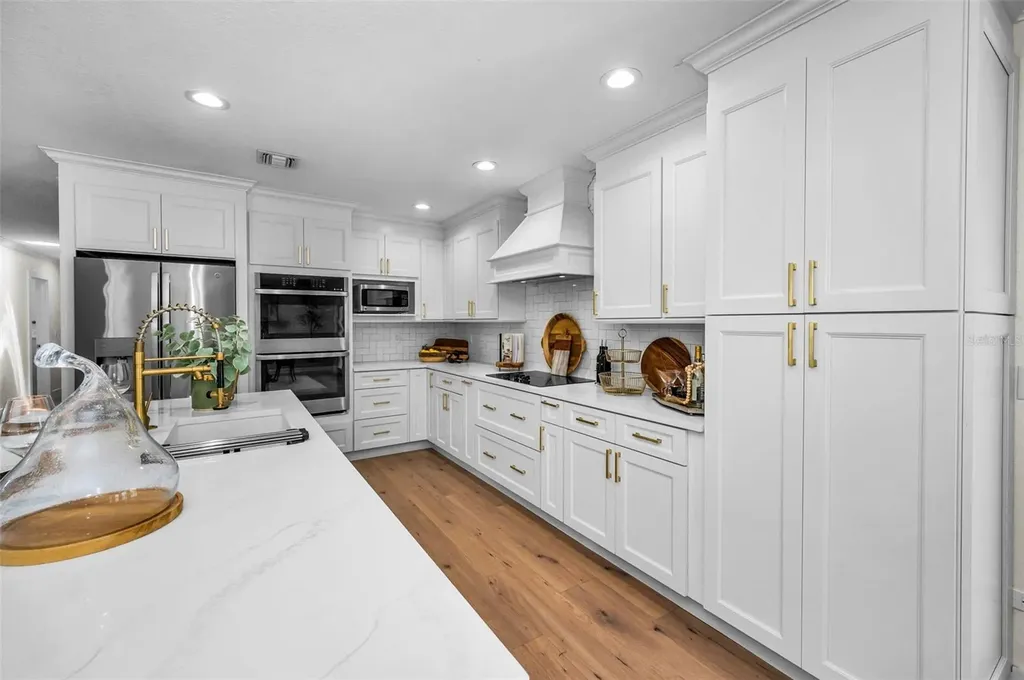 409 S Barbara Lane Tampa FL 33609