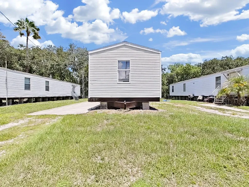 6304 Eugene Acres Lane Gibsonton FL 33534