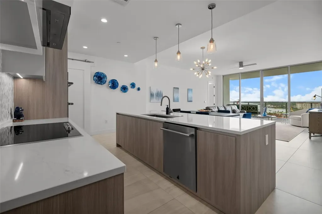 301 Quay Commons Sarasota FL 34236