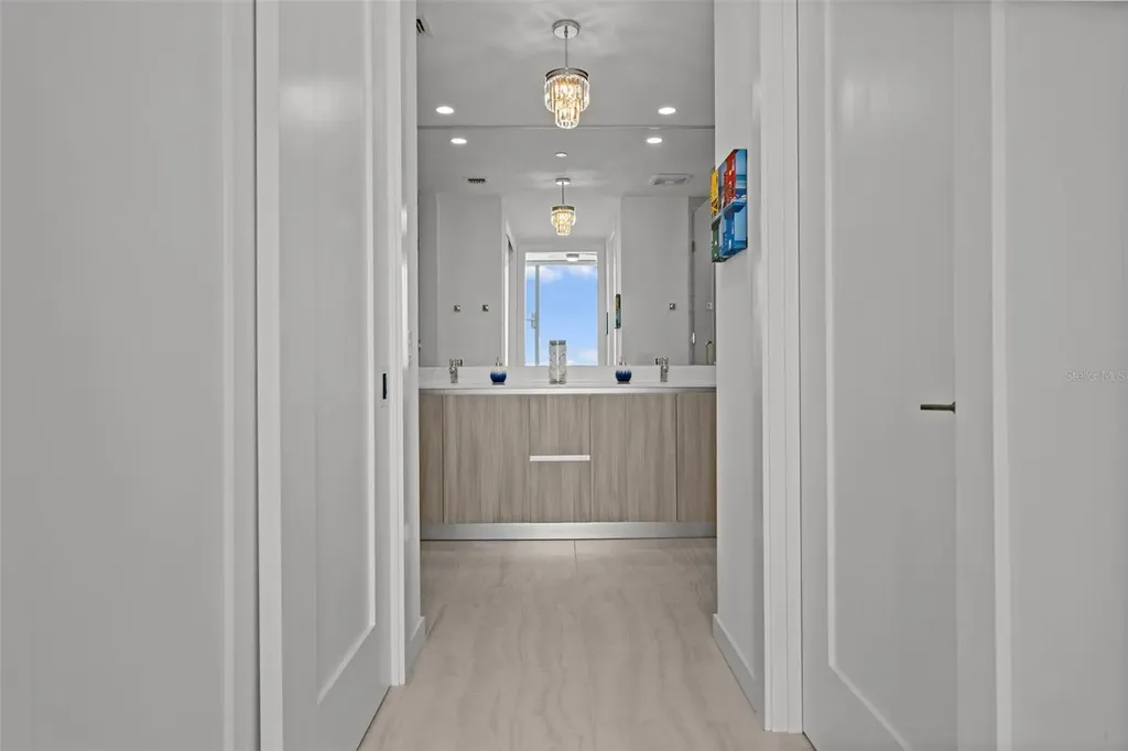 301 Quay Commons Sarasota FL 34236