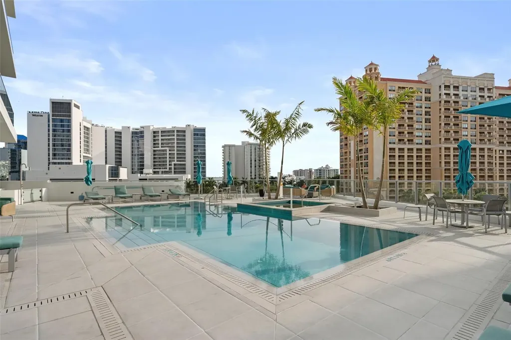 301 Quay Commons Sarasota FL 34236