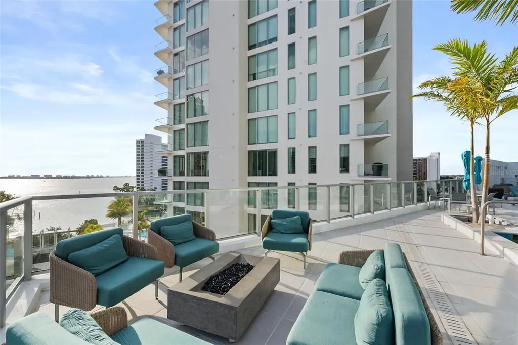 301 Quay Commons Sarasota FL 34236