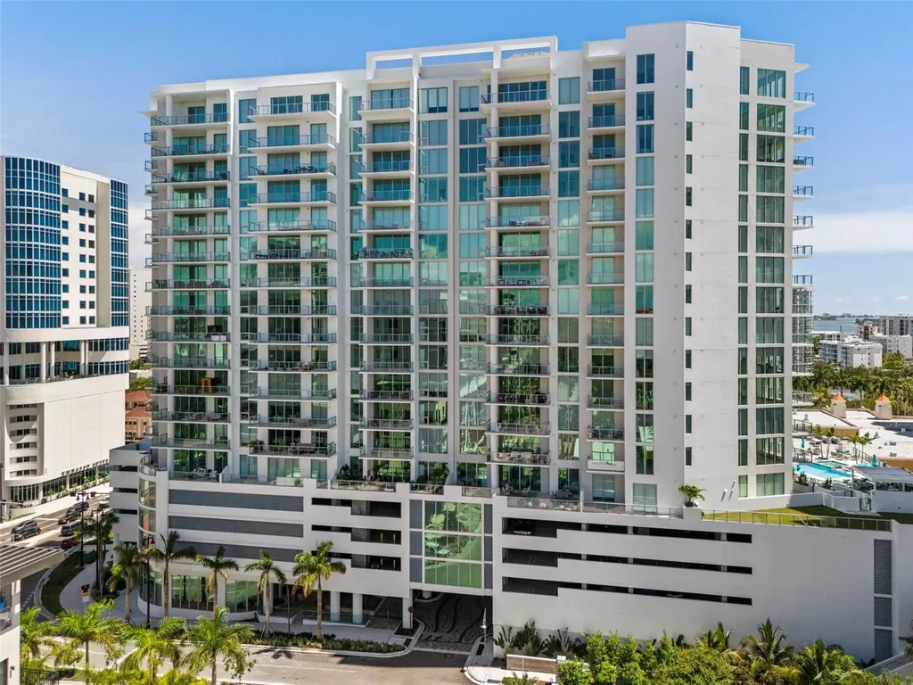 301 Quay Commons Sarasota FL 34236