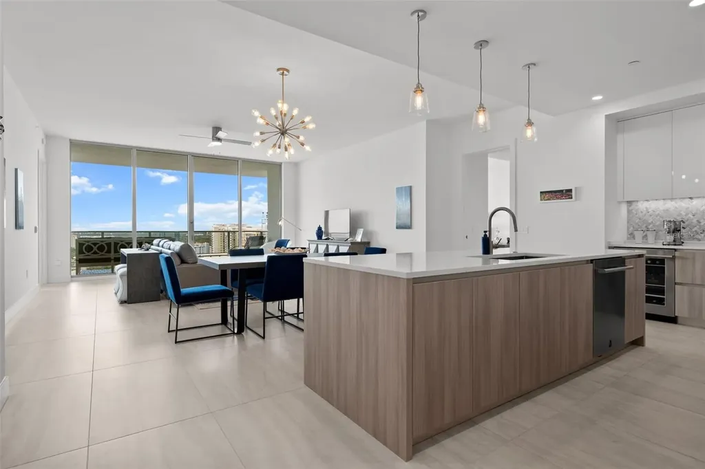 301 Quay Commons Sarasota FL 34236