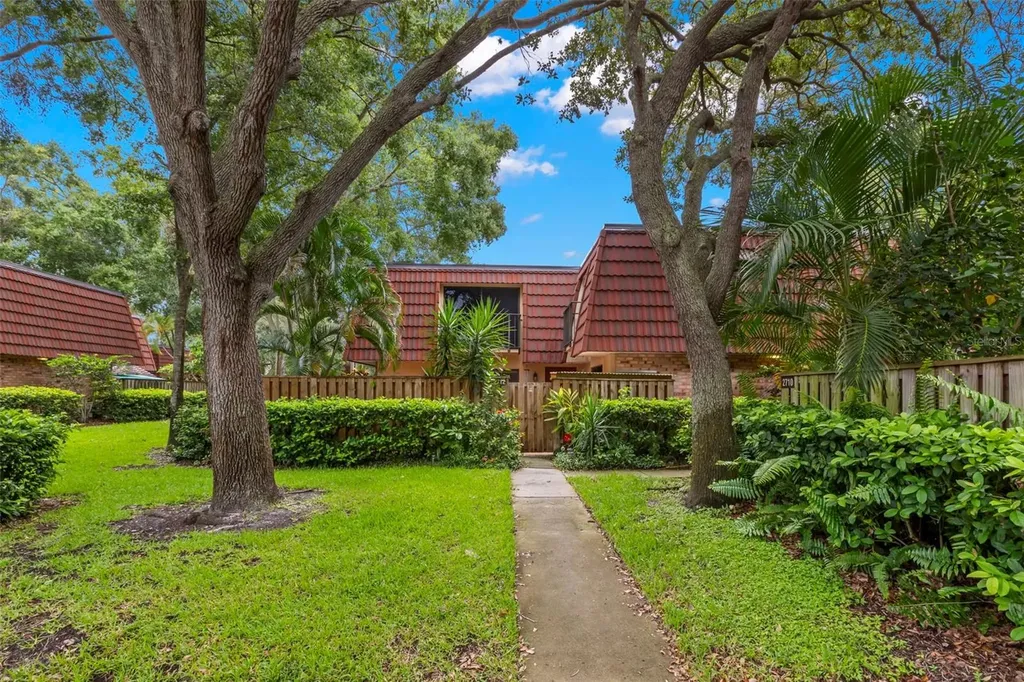 2712 12th Court Palm Harbor FL 34684