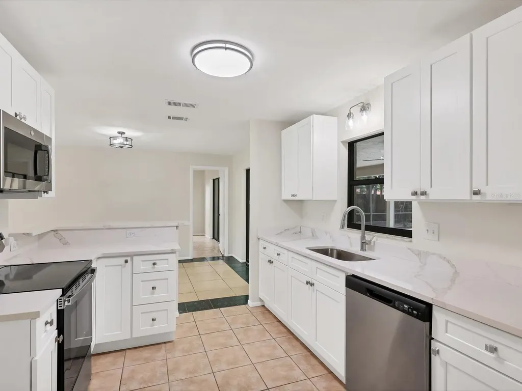 2102 Country Meadows Place Sarasota FL 34235