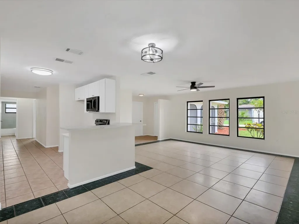 2102 Country Meadows Place Sarasota FL 34235