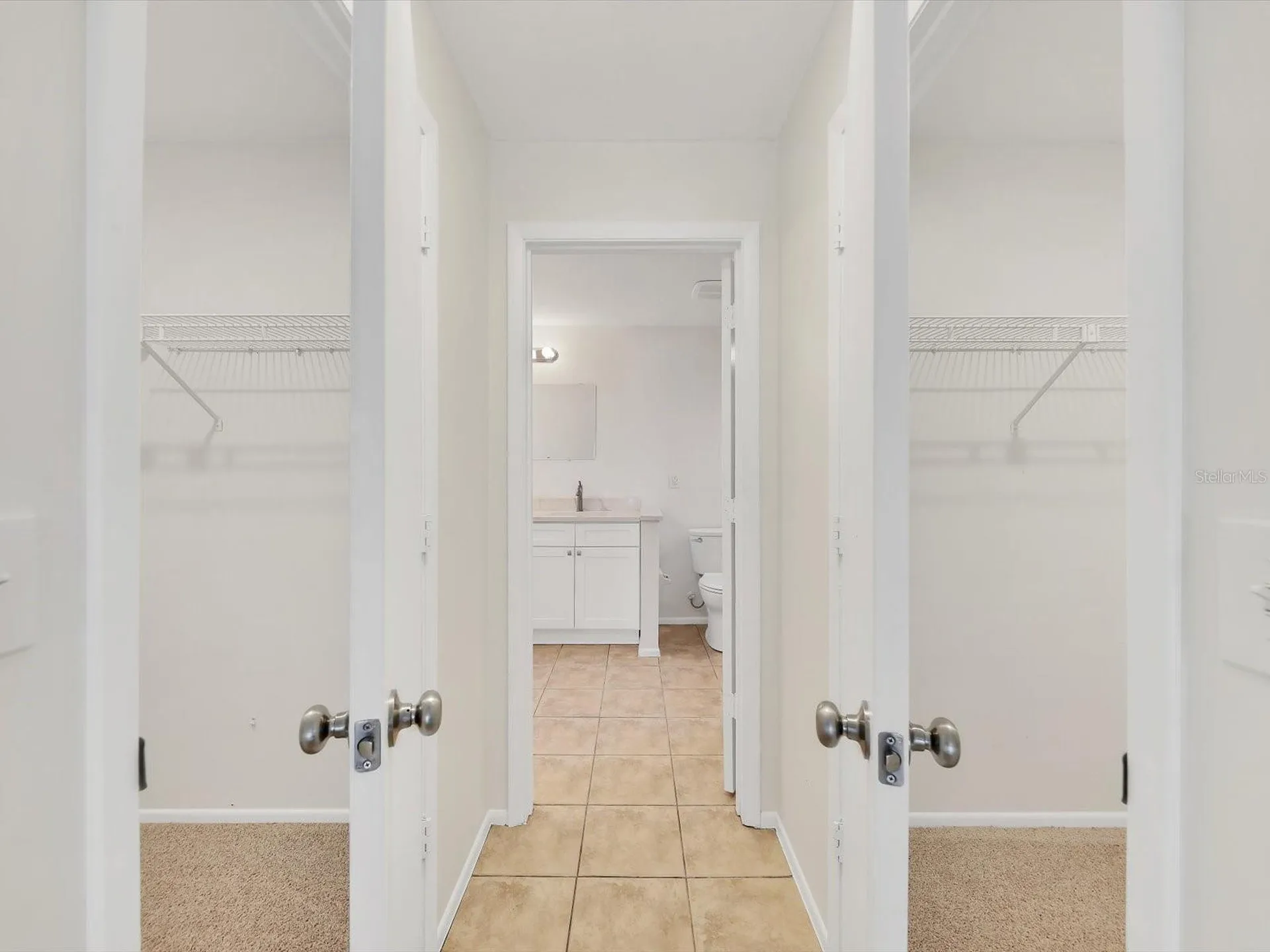 2102 Country Meadows Place Sarasota FL 34235