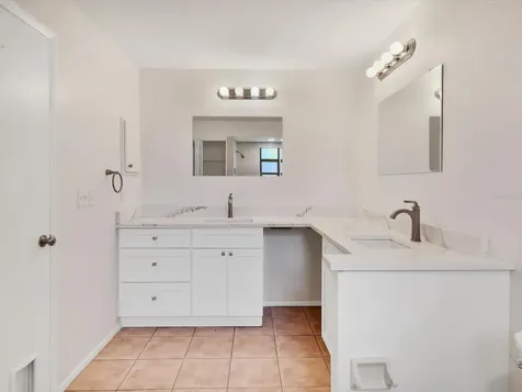 2102 Country Meadows Place Sarasota FL 34235