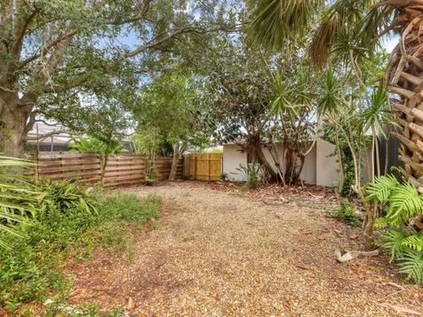 2102 Country Meadows Place Sarasota FL 34235