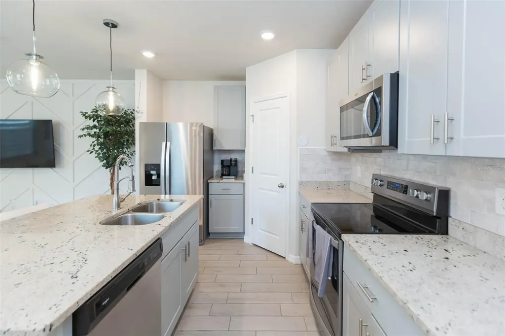 2760 Emory Sound Place Brandon FL 33510