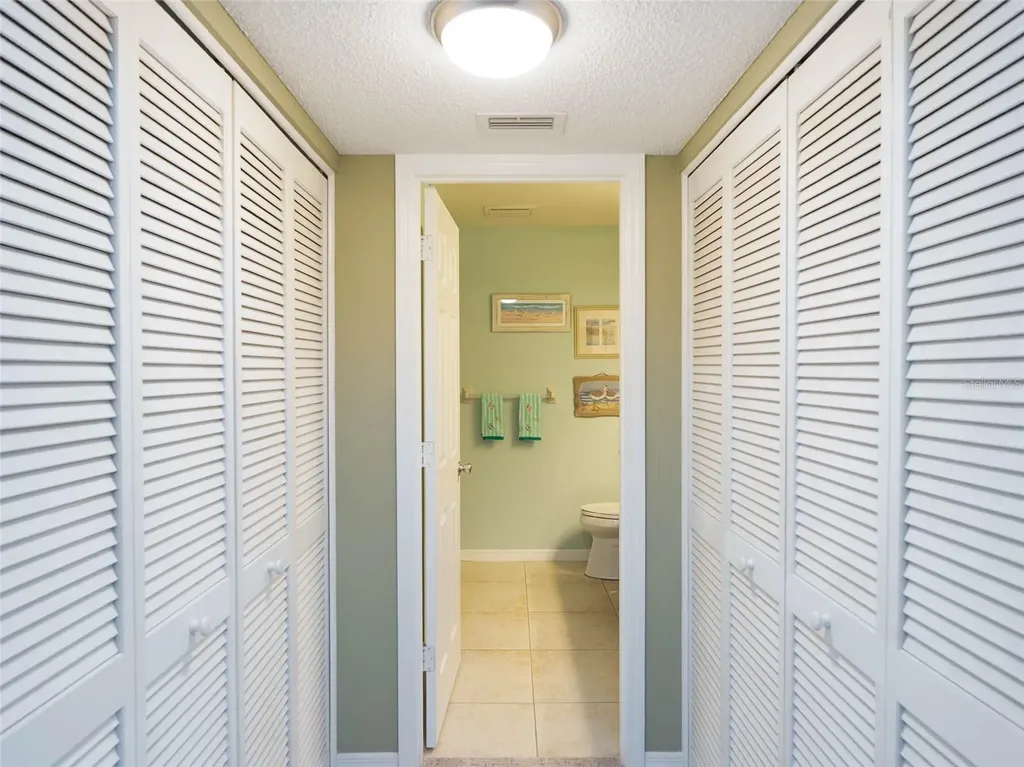 1554 Tallywood Drive Sarasota FL 34237