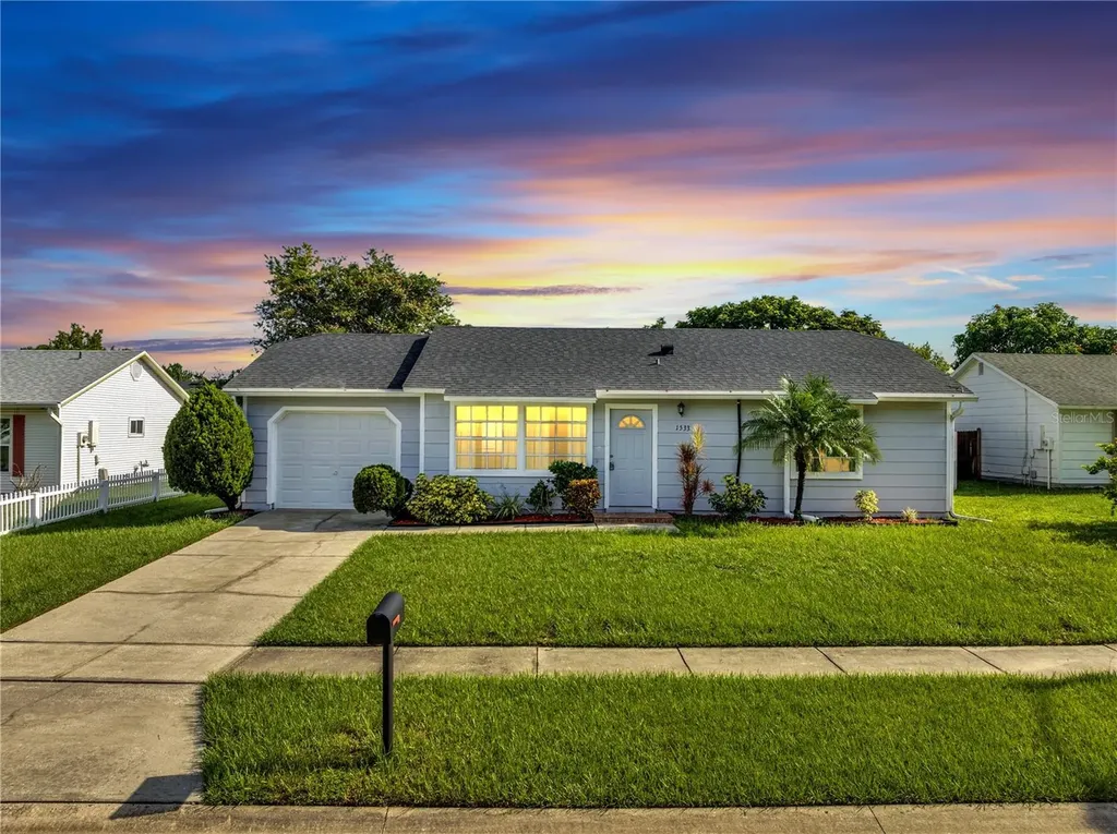 1533 Elmwood Avenue Kissimmee FL 34744