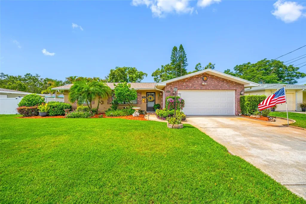 1975 Valley Drive Dunedin FL 34698