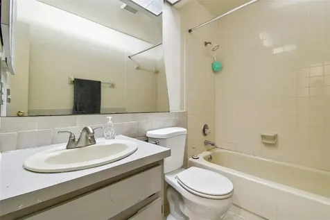 7908 George Washington Lane Tampa FL 33637