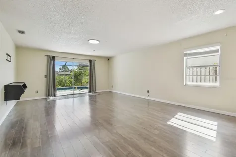 7908 George Washington Lane Tampa FL 33637