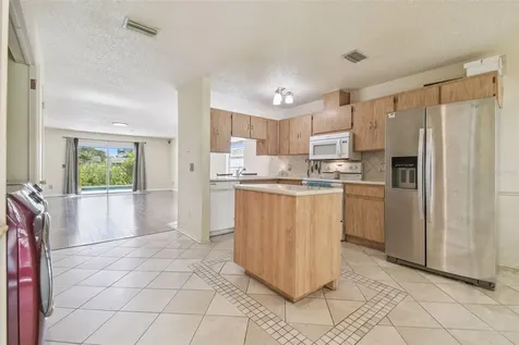 7908 George Washington Lane Tampa FL 33637